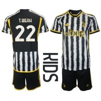 Juventus Timothy Weah #22 Replica Home Minikit 2023-24 Short Sleeve (+ pants)